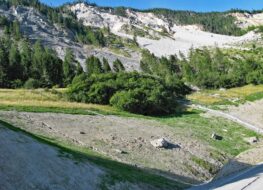 003 - der Berg mit Auffangbecken